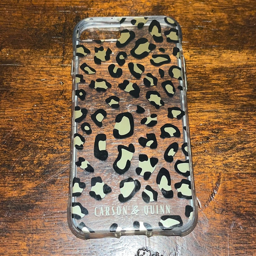 Carson & Quinn iPhone SE Case
